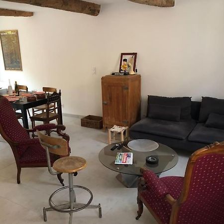 Chez Voltaire Maison Typique Et Son Patio Au Coeur De Thuir Εξωτερικό φωτογραφία