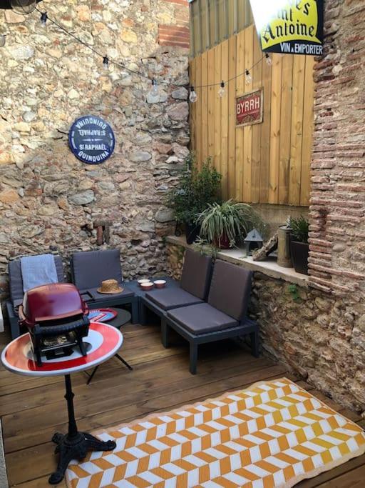 Chez Voltaire Maison Typique Et Son Patio Au Coeur De Thuir Εξωτερικό φωτογραφία