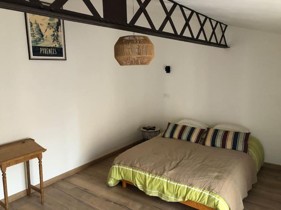 Chez Voltaire Maison Typique Et Son Patio Au Coeur De Thuir Εξωτερικό φωτογραφία